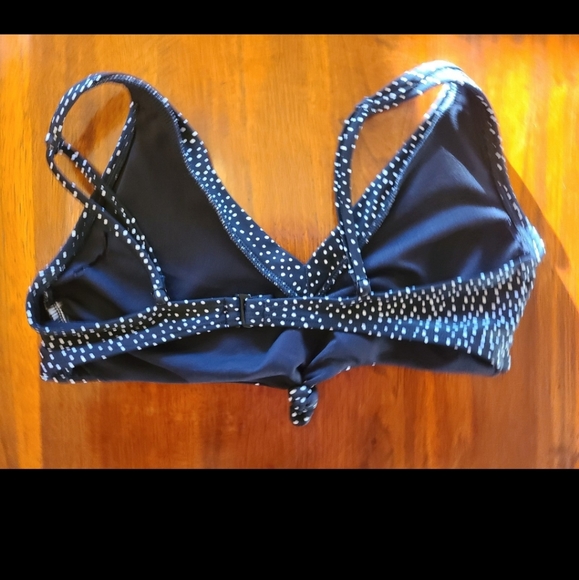 🖤 Black Bikini Top - Picture 2 of 2